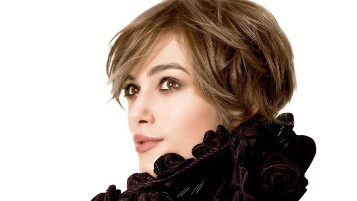 Keira Knightley Cute Eyes N Side Face Closeup